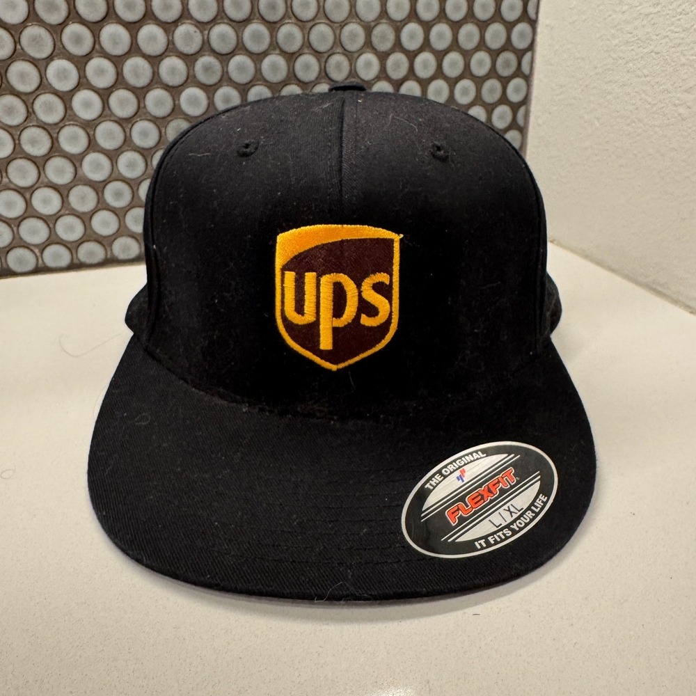 UPS Hat Cap Black Logo Fitted Flexfit L-XL Casual Adult Employee‎ Adult